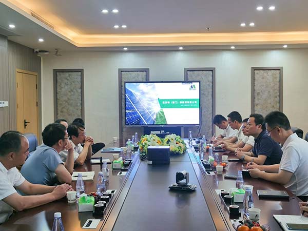 陳熹董事長攜高管團(tuán)隊與黃曉舟常務(wù)副市長一行會議交流中-1