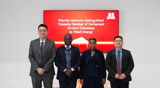 李良邦先生與坦桑尼亞能源部長特別代表、國會議員Mr.Ezra合影