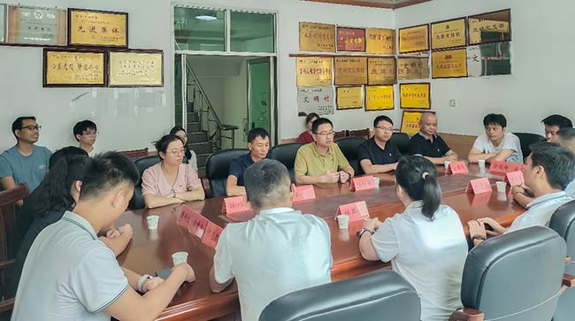 邁貝特深入永春縣曲斗村，開展黨建村企聯(lián)建