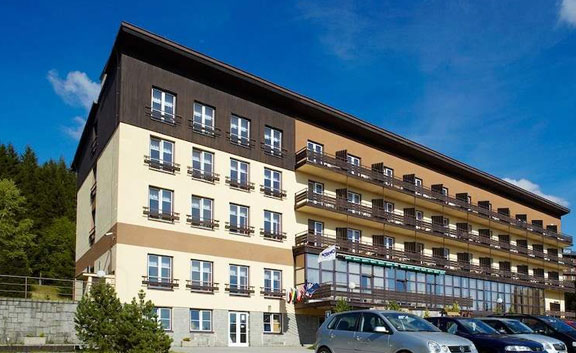 人員密集的生產(chǎn)加工車(chē)間，員工集體宿舍消防設(shè)